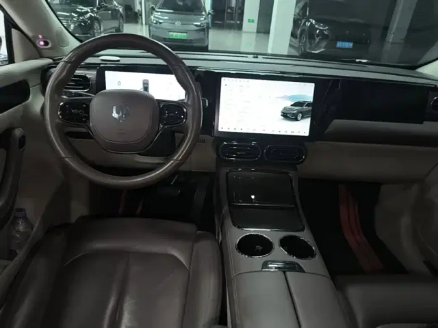 Leapmotor C11 — Фото автомобиля 9