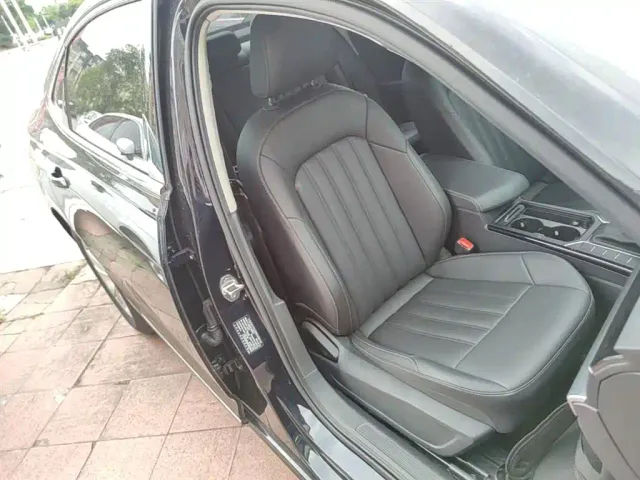 Volkswagen Passat — Фото автомобиля 24
