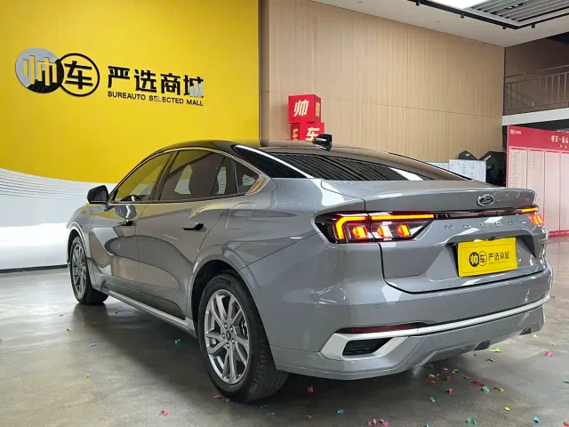 Ford Mondeo — Фото автомобиля 6