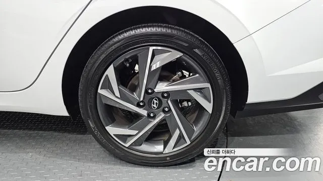Hyundai AVANTE Новый Avante (CN7) — Фото автомобиля 19