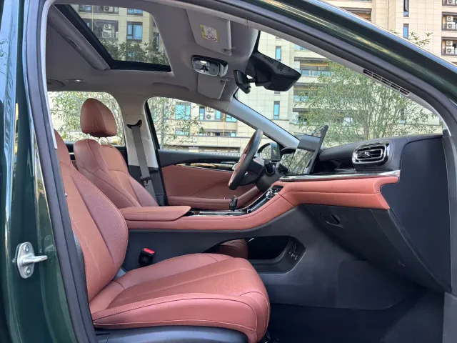 Geely Emgrand — Фото автомобиля 6