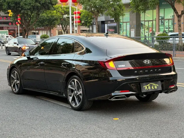 Hyundai Sonata — Фото автомобиля 6