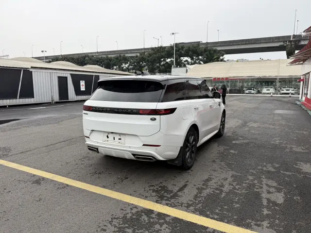 Land Rover Range Rover Sport — Фото автомобиля 13