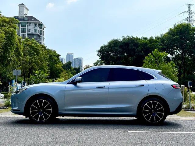 Aito M5 — Фото автомобиля 3