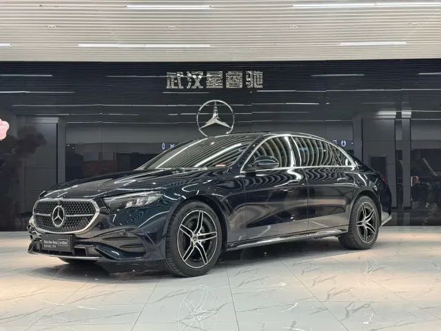 Mercedes-Benz E-Class — Фото автомобиля 3