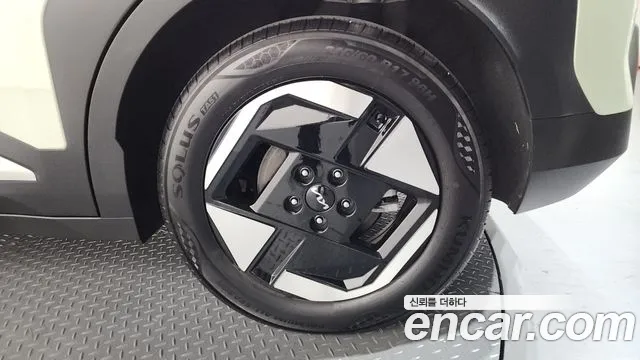 Kia EV3 Standard 2WD — Фото автомобиля 21