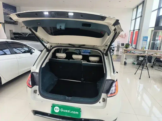 Baojun Cloud — Фото автомобиля 18