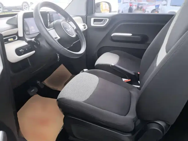 Wuling Hongguang Mini EV — Фото автомобиля 14