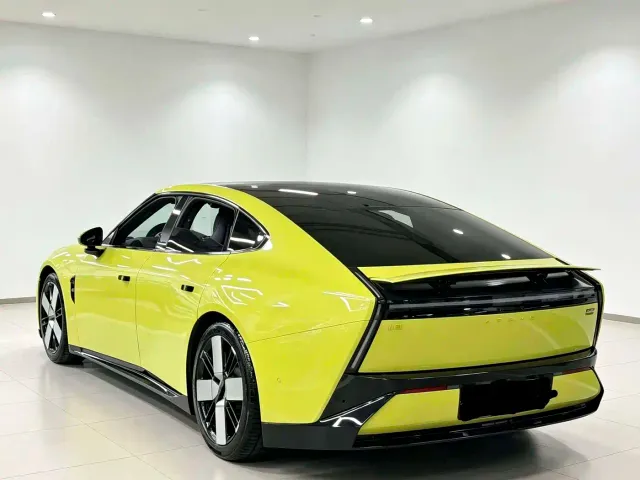 Xpeng P7 — Фото автомобиля 8
