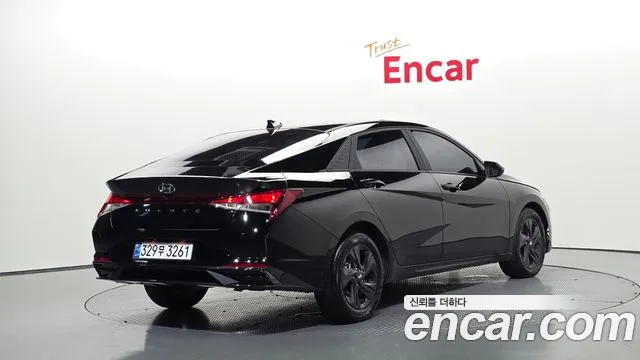 Hyundai AVANTE — Фото автомобиля 2