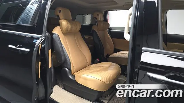 Kia Canival Carnival 4 поколение Бензин 9 мест Signature — Фото автомобиля 12