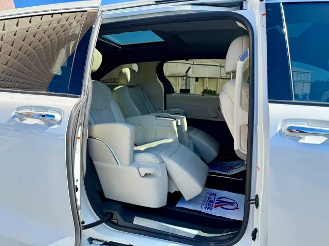 Toyota Granvia — Фото автомобиля 12