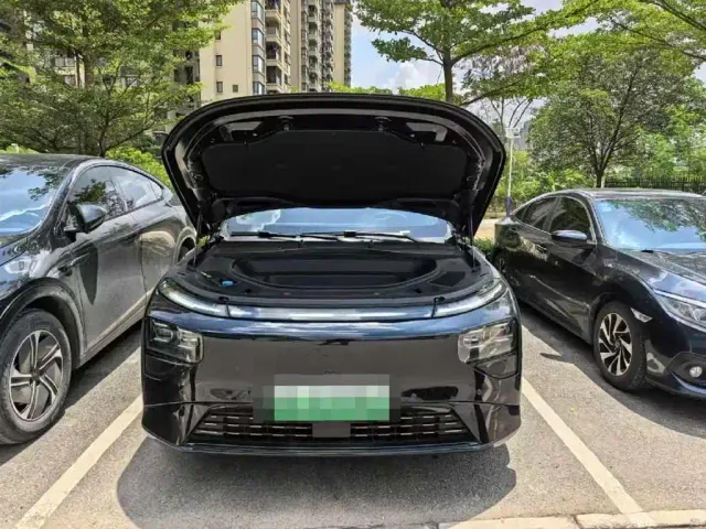 Xpeng G9 — Фото автомобиля 5