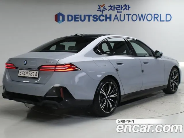 BMW 5 Series G60 — Фото автомобиля 2