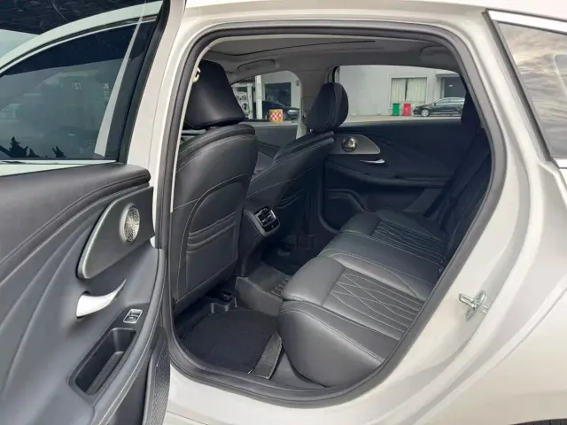 Chery Arrizo 8 — Фото автомобиля 5