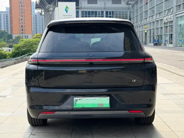 Li Auto L8 — Фото автомобиля 5