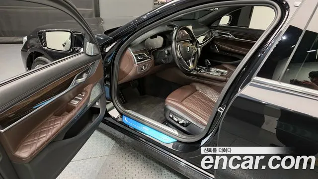 BMW 7-Series — Фото автомобиля 10