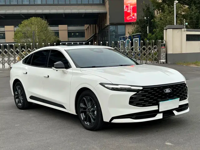 Ford Mondeo — Фото автомобиля 3