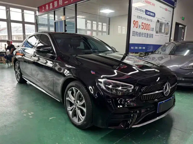 Mercedes-Benz E-Class — Фото автомобиля 12