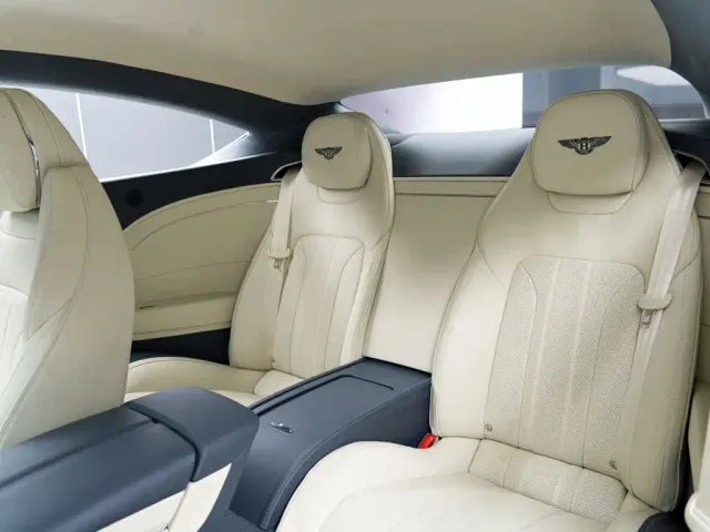 Bentley Continental — Фото автомобиля 12