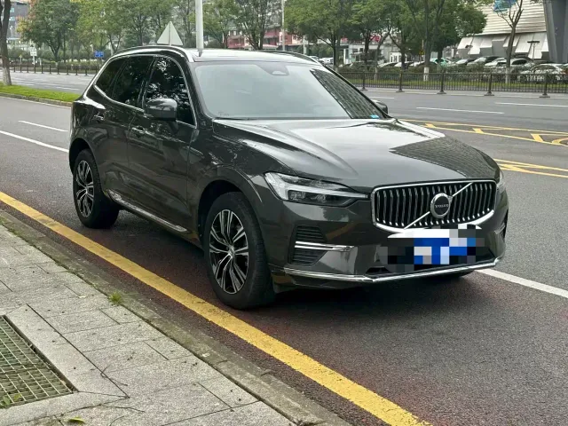 Volvo XC60 — Фото автомобиля 3