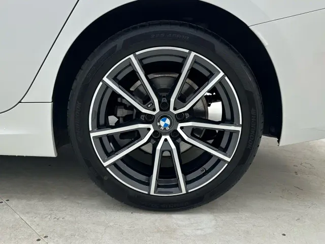 BMW 3 Series — Фото автомобиля 16