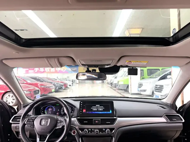 Honda Accord — Фото автомобиля 12