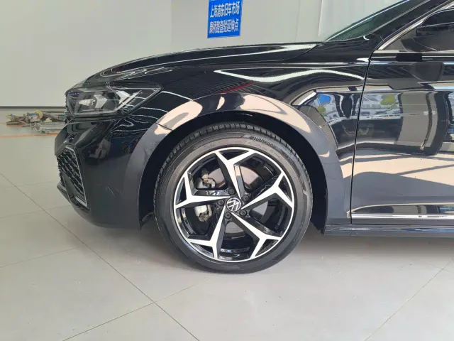 Volkswagen Passat — Фото автомобиля 3