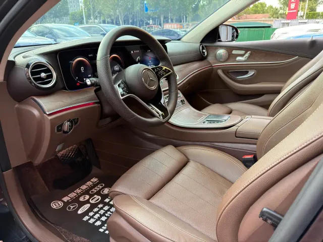 Mercedes-Benz E-Class — Фото автомобиля 7