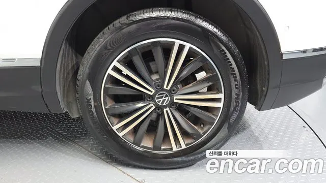 Volkswagen Tiguan — Фото автомобиля 5