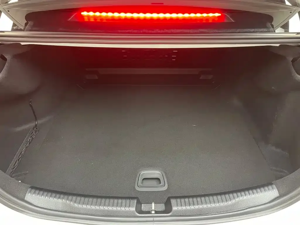 Mercedes-Benz Mercedes-Benz C-Class 2022 Facelift C 200 L Sport — Фото автомобиля 26