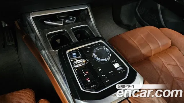 BMW i7 G70 — Фото автомобиля 12