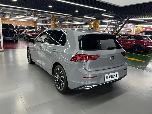 Volkswagen Golf — Фото автомобиля 2