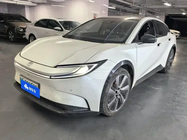 Фотография автомобиля — Toyota bZ5