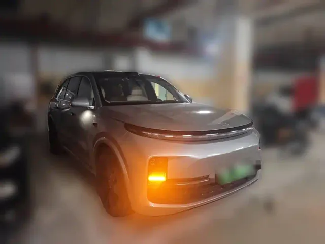 Фотография автомобиля — Li Auto L9