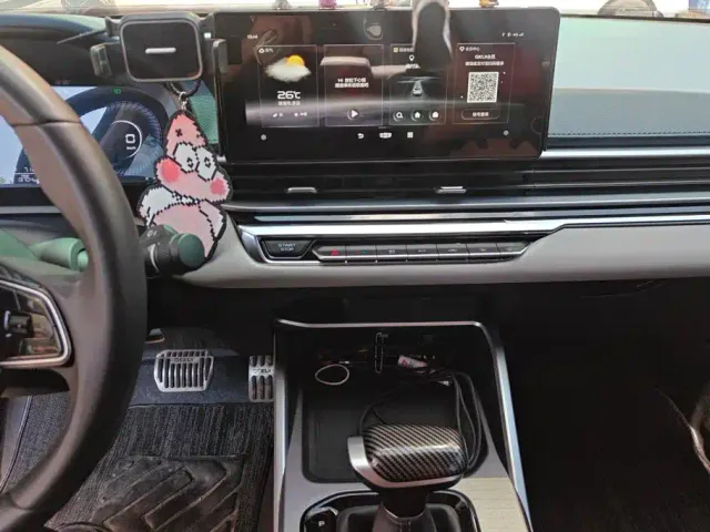 Geely Emgrand — Фото автомобиля 13