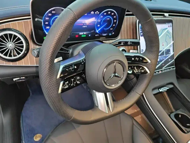 Mercedes-Benz EQE — Фото автомобиля 10