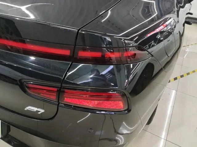 Xpeng P7 — Фото автомобиля 7