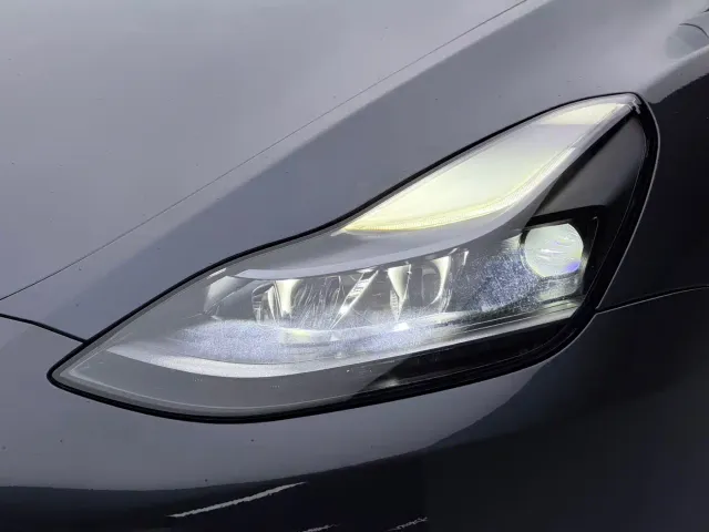 Tesla Model Y — Фото автомобиля 4