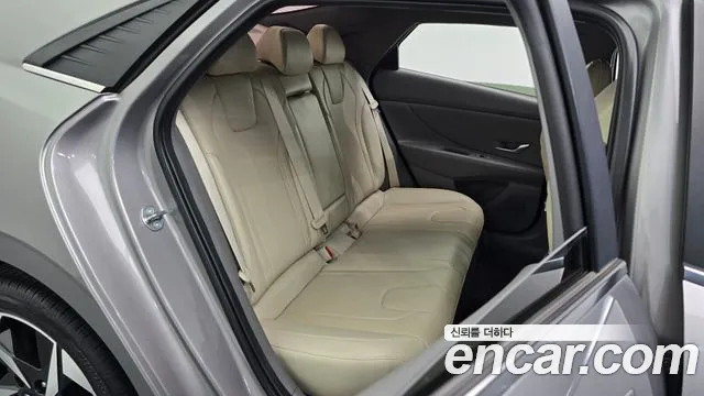 Hyundai Avante CN7 — Фото автомобиля 12