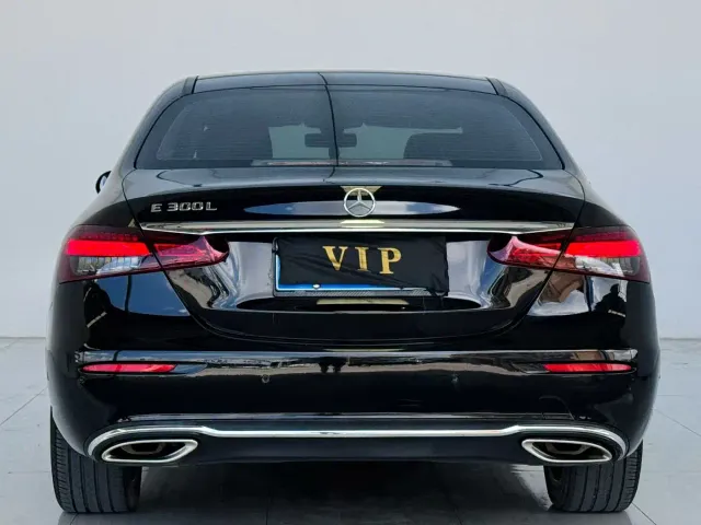Mercedes-Benz E-Class — Фото автомобиля 8