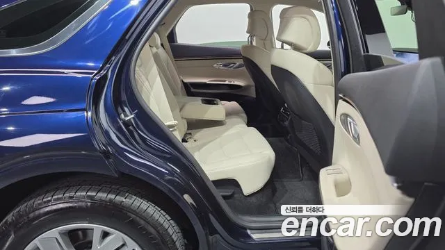 Genesis GV70 — Фото автомобиля 12