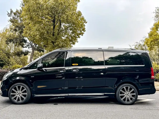 Mercedes-Benz V-Class — Фото автомобиля 28