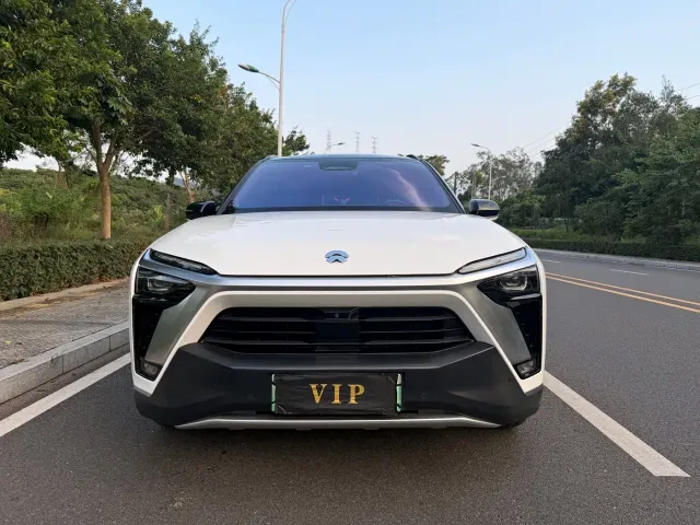 Nio ES8 — Фото автомобиля 2