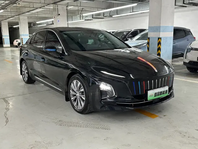 Hongqi E-QM5 — Фото автомобиля 3