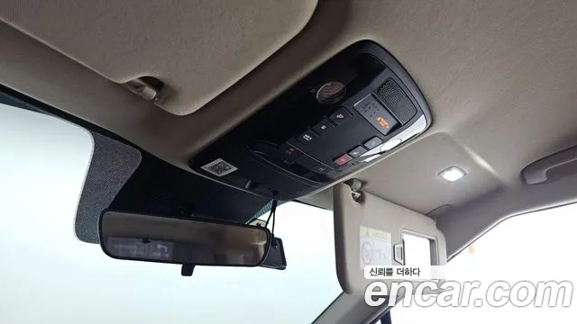 Kia Carnival Generation 4 — Фото автомобиля 20