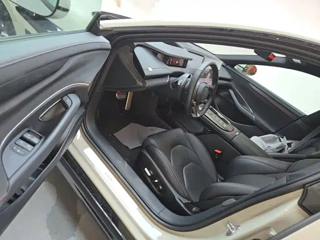 Xiaomi SU7 — Фото автомобиля 11