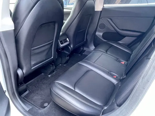 Tesla Model Y — Фото автомобиля 6