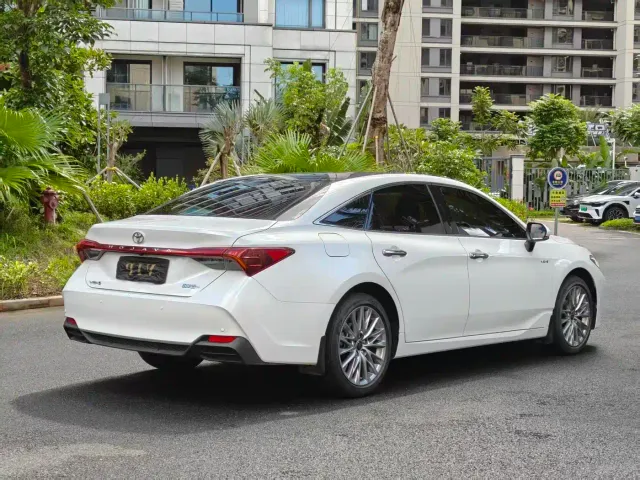 Toyota Avalon — Фото автомобиля 9