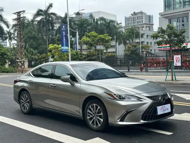 Lexus Lexus ES 2023 200 Excellence Edition — Фото автомобиля 3
